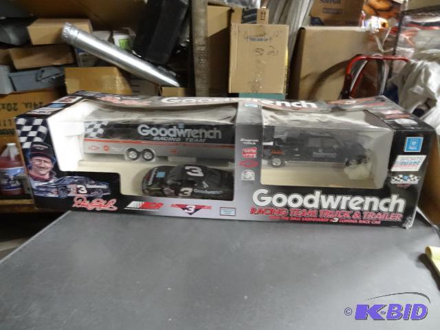 lot 69 image: Dale Earnhardt Goodwrench Racing Team Truck a...