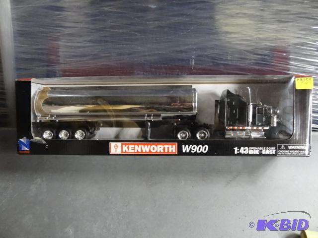 lot 98 image: New Ray Kenworth W900 143 Scale Semi...