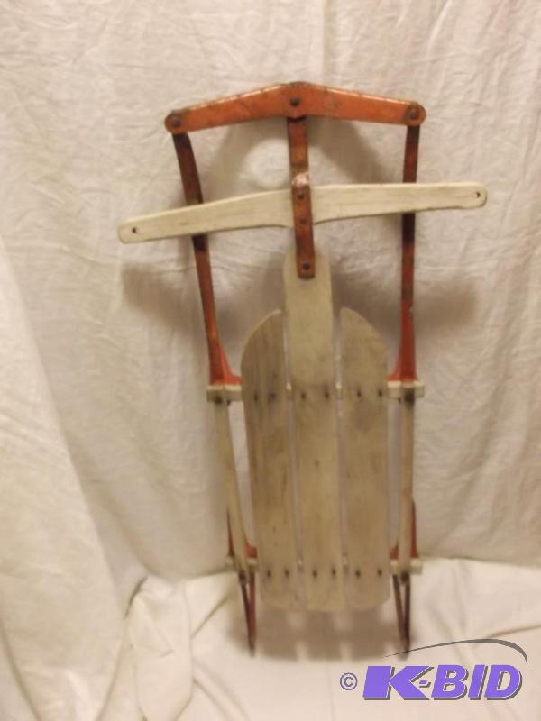 Vintage runner sled in great displayable cond...