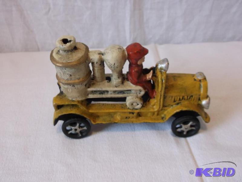 Vintage cast iron toy measuring 6 12&quot L...
