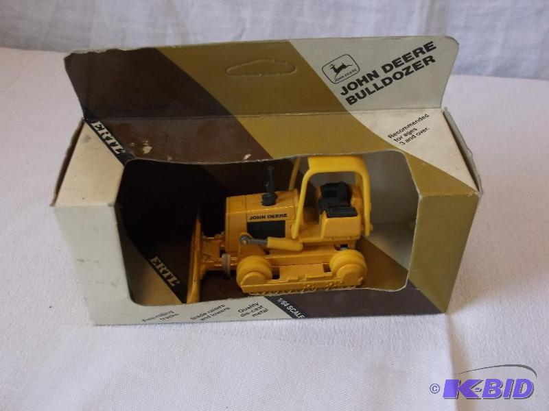 Collectable John Deere 164 scale Bulldozer l...