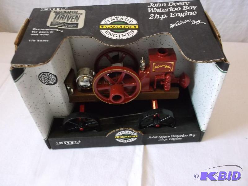 Ertl John Deere 18 scale Waterloo Boy 2 h.p....
