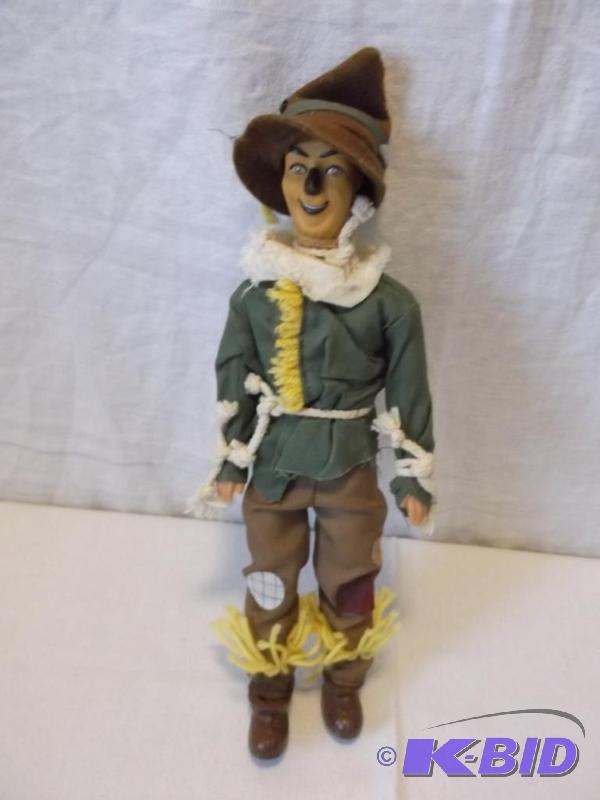 Wizard Of Oz Scarecrow 12&quot T in great co...