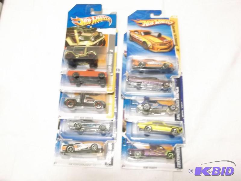 Nice lot of Hot Wheels like new in package....