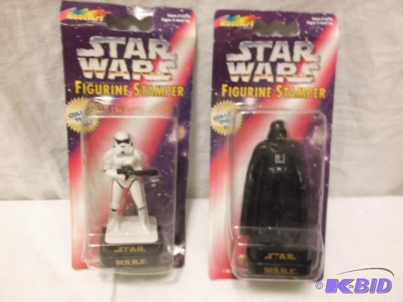Star Wars action figurines like new in packag...