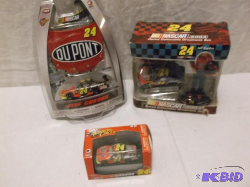 Nice lot with Jeff Gordon collectable like ne...
