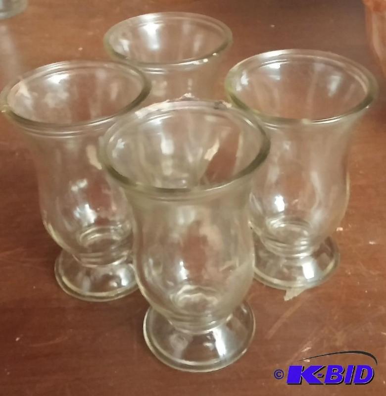 Several Pieces of Vintage glassware...