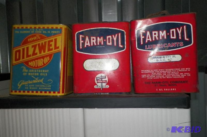 lot 10 image: 3 Vintage Oil Cans