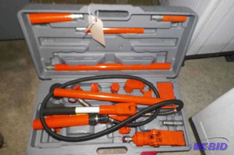 lot 19 image: 4 ton portable puller kit