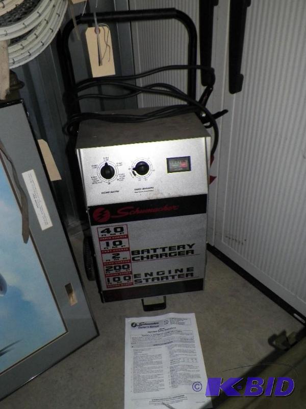 lot 7 image: Schumacher 40 Amp Battery Charger
