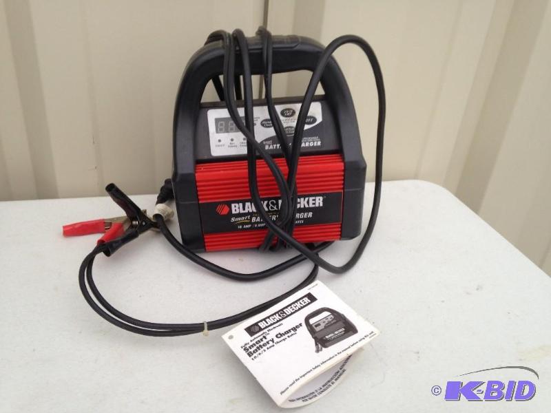 lot 82 image: Black & Decker Smart Battery Charger