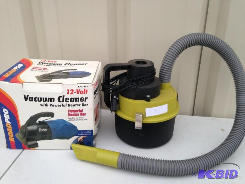 lot 87 image: Two 12 Volt Car Vacs