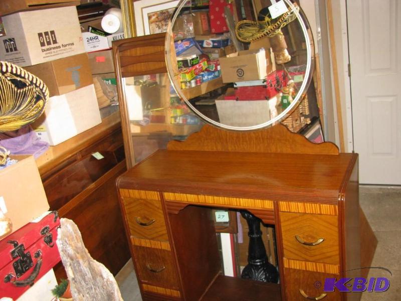 lot 5 image: antique waterfall vanity with 4 drawers and l...