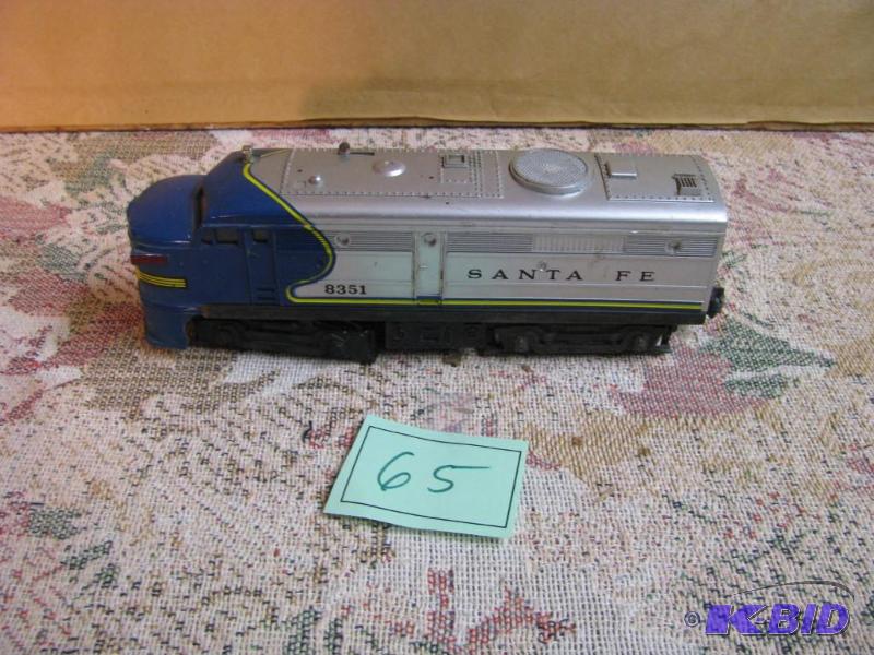 lot 65 image: Lionel Santa Fe 8351 electric train engine un...