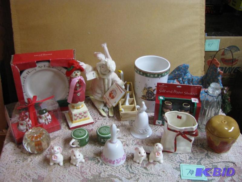 lot 71 image: lot of holiday decorative items all in good c...