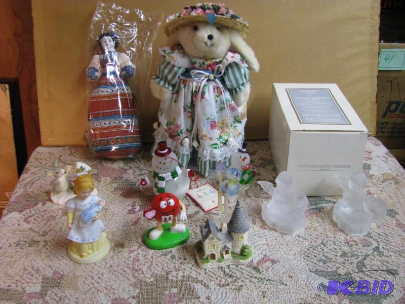 lot 72 image: lot of holiday decorative items including a p...