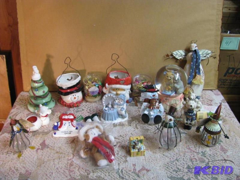 lot 87 image: lot of Christmas dcor and collectibles...