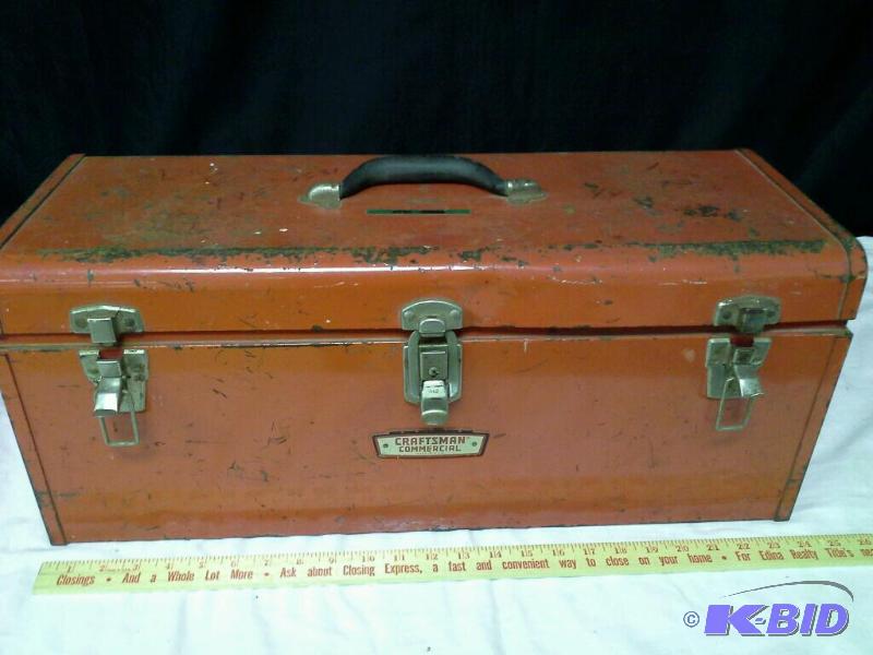lot 17 image: Vintage Craftsman commercial toolbox