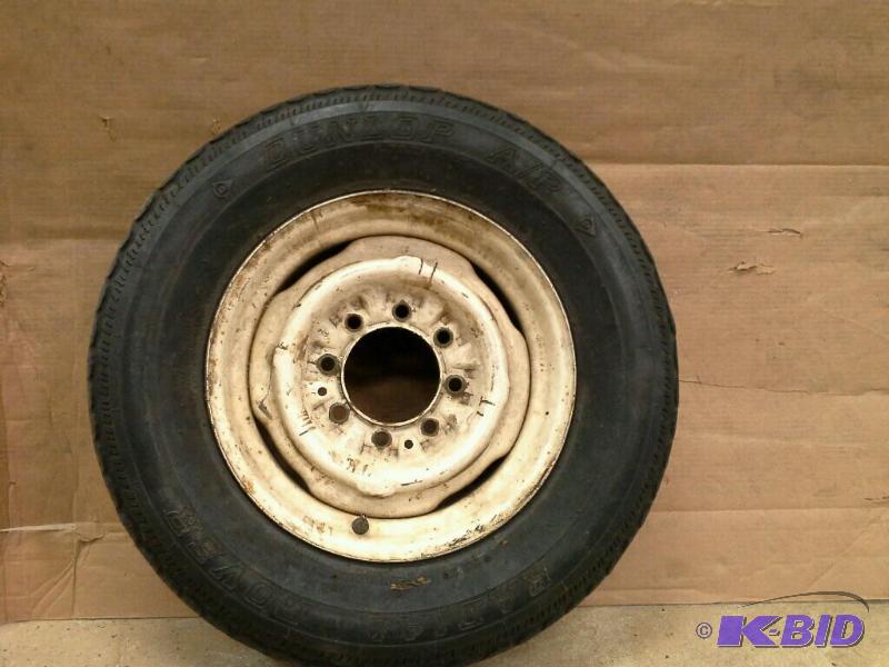 lot 32 image: Dunlap AP Radial Rover with 8 bolt wheel