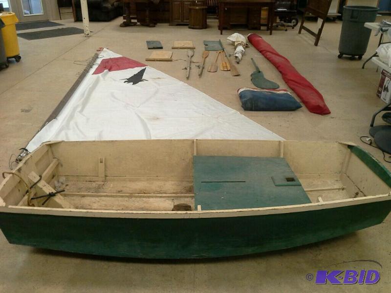 lot 36 image: Wood sailboat with accessories