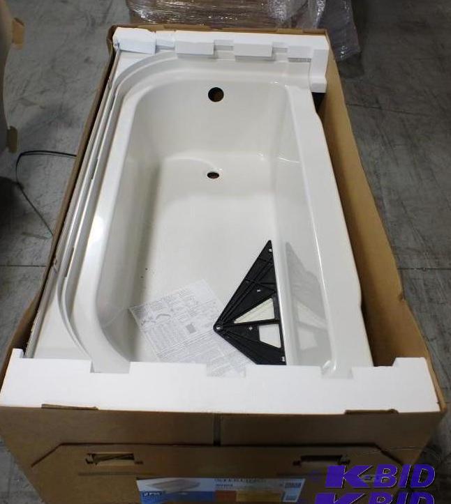 New Kohler Sterling Accord Bath Tub  right d...