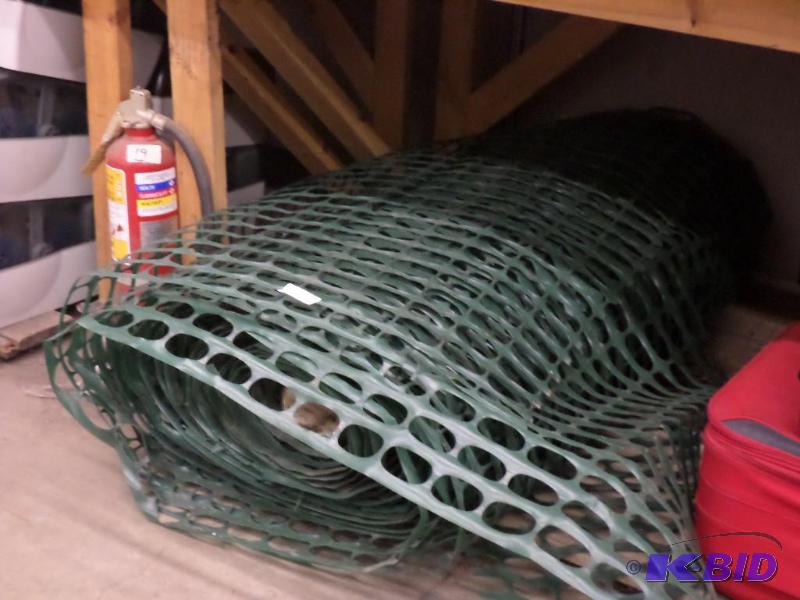 lot 117 image: Roll Of Various Lengths Of Safety Fence...