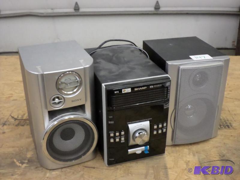 lot 147 image: Sharp 5-Disc CD-Stereo With (2) Speakers...