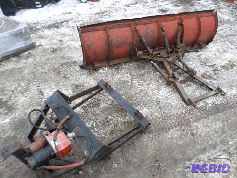 lot 25 image: 8ft Western Hydraulic Snow Plow With Mount-Pu...