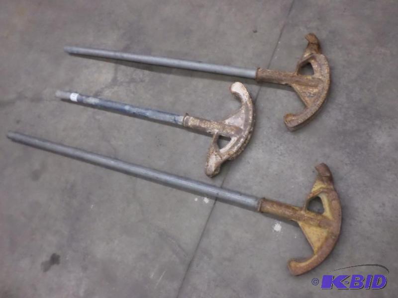 lot 39 image: (3) Large ConduitPipe Benders...