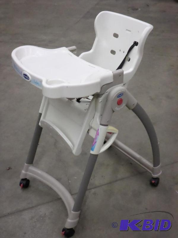 lot 46 image: Evenflo Simplicity Rolling Foldable High Chai...