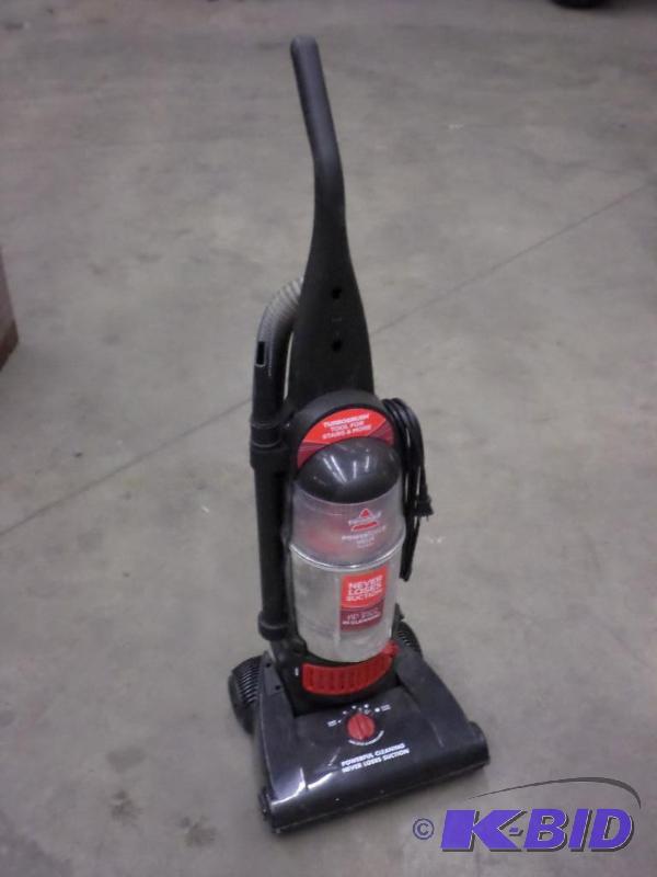 lot 49 image: Bissell PowerForce Helix Vacuum Cleaner...