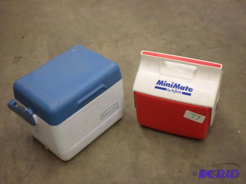 lot 77 image: (2) Lunch Coolers...