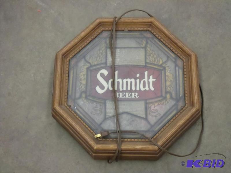 lot 80 image: Schmidt Beer Lighted Sign...