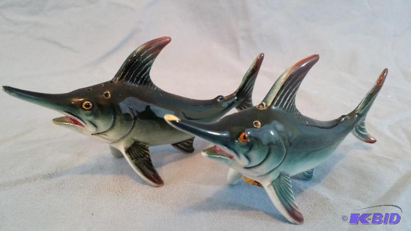 Salt and Pepper Shaker set