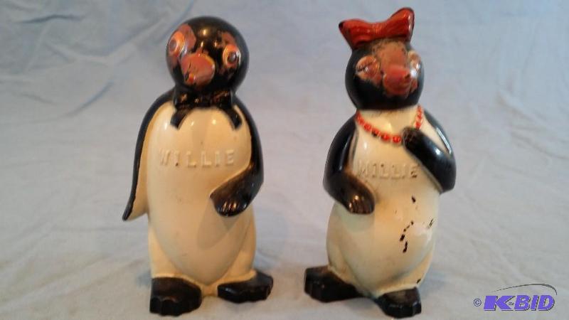 Salt and Pepper Shaker set