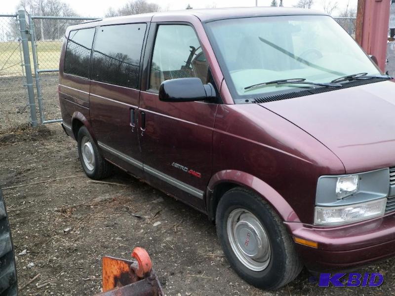 1998 Maroon Chevy Astro Van AWD Ankeny Schools Vehicle Equipment Surplus K BID