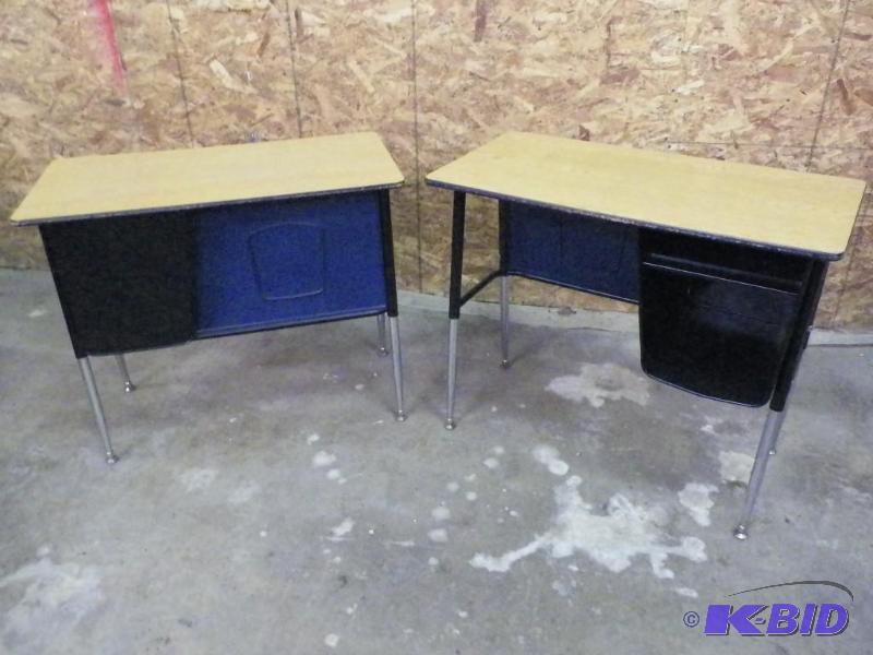 lot 176 image: Student Desks