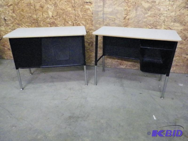 lot 185 image: Student Desks