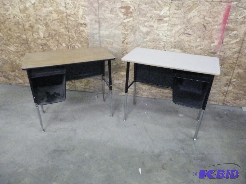 lot 186 image: Student Desks