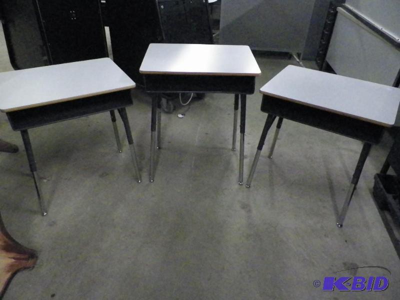 lot 207 image: Student Desks