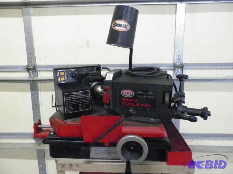 lot 21 image: Sioux Tools Valve Face Grinder Model 2075