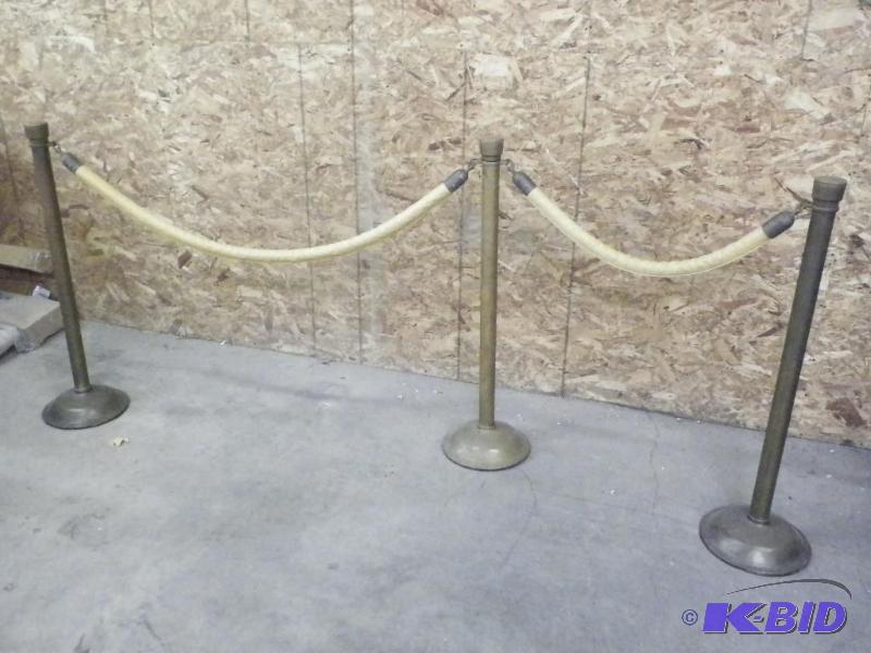 lot 210 image: Stanchions wRopes