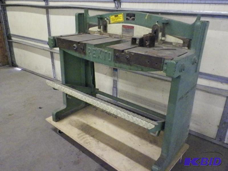 lot 22 image: Pexto Foot Shear Model 137L