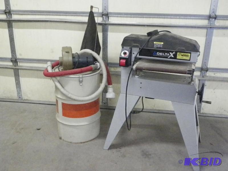 lot 23 image: Delta 18 Drum Sander w Dustman by Shop-Vac