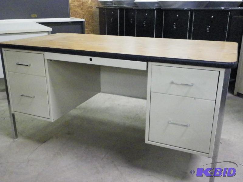 lot 250 image: Teachers Desk