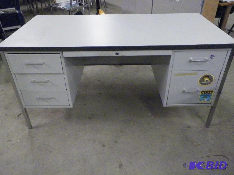 lot 259 image: Teachers Desk