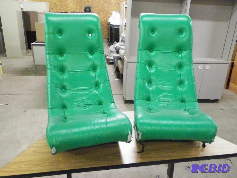 lot 265 image: Gaming chairs