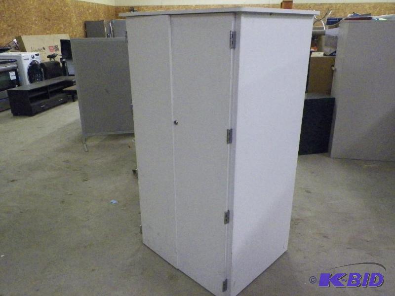 lot 268 image: Storage cabinet