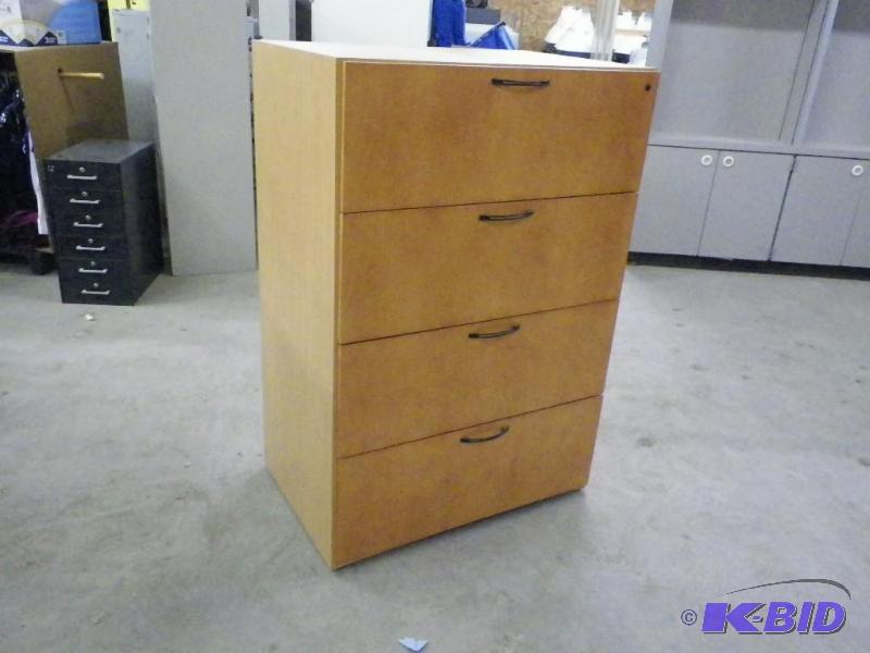 lot 271 image: National WaveWorks 4-drawer Dresser