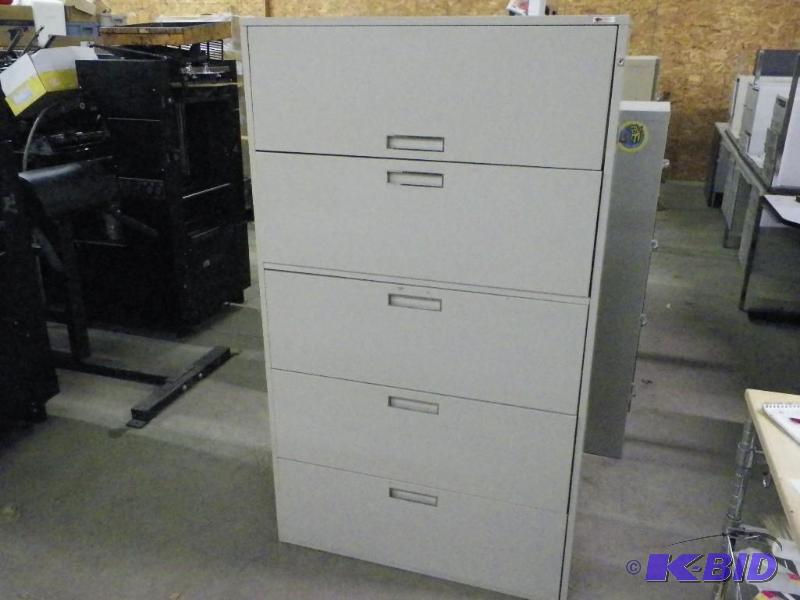 lot 305 image: Lateral file cabinet